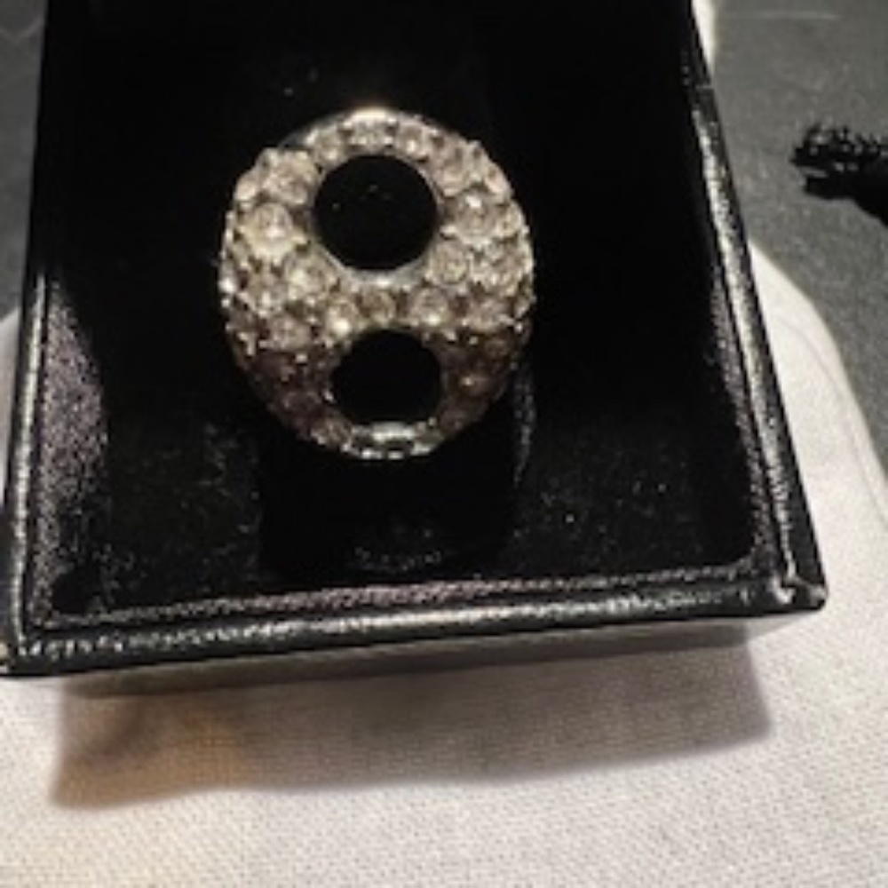 size 8 costume jewelry rhinestone ring